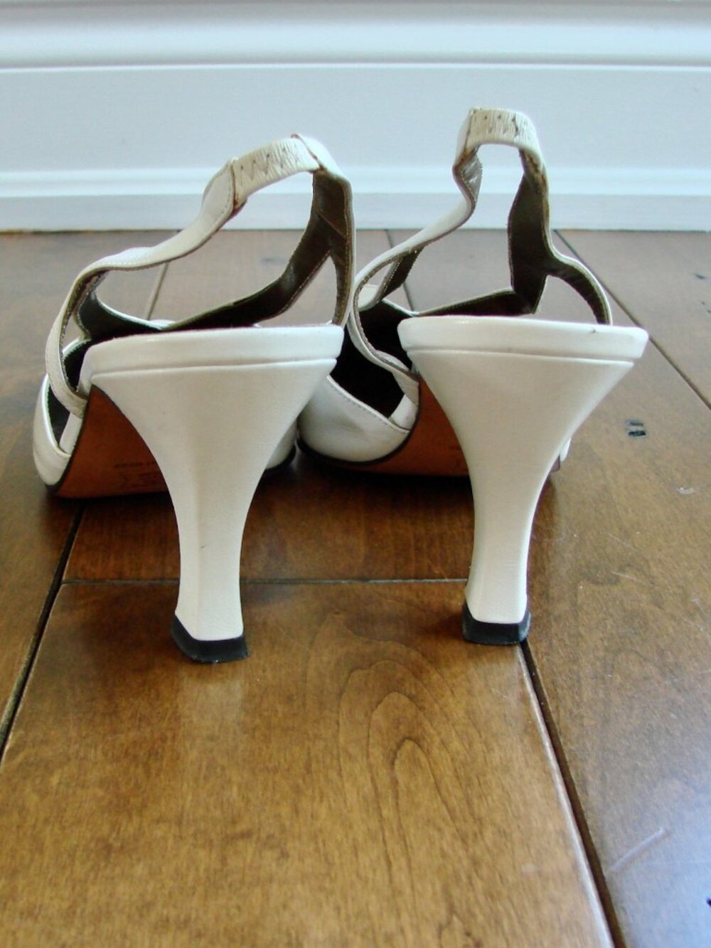 YSL White Slingback Leather Heels Wedding Authentic COA Kitten Heels Vintage 7 - Picture 8 of 13